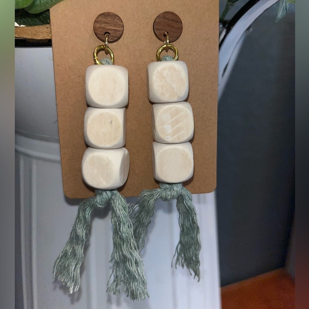 Women’s earrings